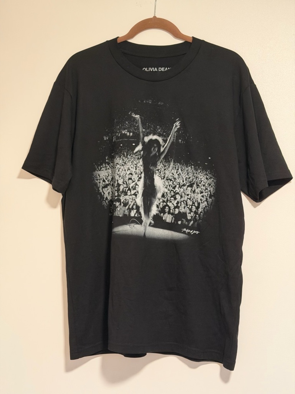 Olivia Dean Art of Loving Tour Shirt - Black - Large